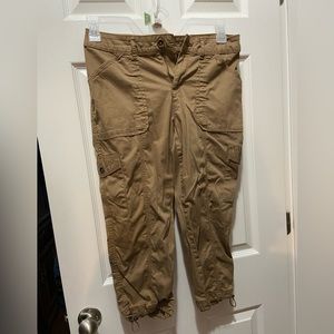 Khaki cargo capris